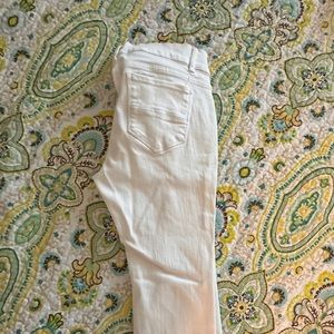 Soho JEANS NEW YORK & COMPANY White Cropped Jeans